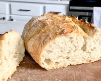 Existe um lugar na cozinha que com certeza vai estragar o pão: "O pão não deve, de jeito nenhum, ser armazenado em..."