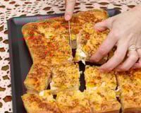 Essa torta salgada de milho já sai recheada do forno: feita no liquidificador, ela serve para o lanche ou jantar