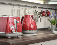 Eletrodomésticos vermelhos para montar uma cozinha retrô e reproduzir as receitas de avó