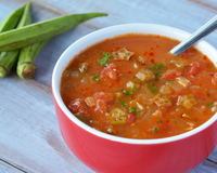 Odeio jiló, mas amei essa receita de sopa de legumes com esse ingrediente deixou tudo ainda melhor: o gosto forte dele deu um toque especial!