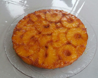 Bolo de abacaxi em calda