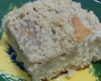 Cuca de banana com farofa