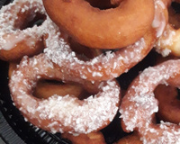 Rosquinha de leite condensado simples e fácil.