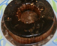 Sorvete de creme com cobertura de chocolate