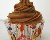 Cupcake de baunilha com coco ralado