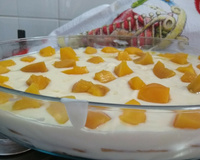 Pavê de pêssego em calda