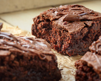 Brownie molhadinho por dentro e com a casquinha perfeita por fora: acerte o ponto do doce com as dicas do TudoGostoso
