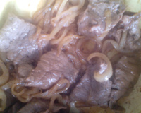 Bife acebolado agridoce