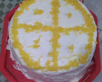 Bolo recheado de abacaxi