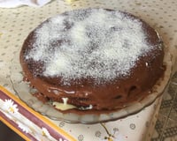 Bolo de chocolate com recheio de Leite Ninho