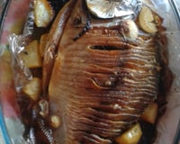 Peixe assado com batatas