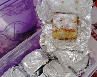 Bolo gelado de coco embrulhado