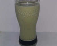 Vitamina prática de abacate com banana