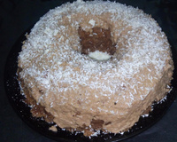 Bolo de chocolate com coco de liquidificador