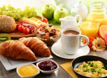 Evite problemas na viagem e fuja desses 4 alimentos quando comer no hotel  (alerta de nutricionista!) - TudoGostoso