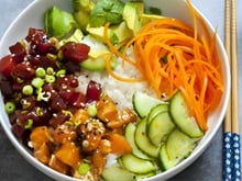 Poke com salmão e atum