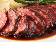 O bife fica macio, saboroso e suculento se for marinado com 1 ingrediente que tem na sua cozinha