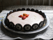 Torta mousse de morango e calipso branco