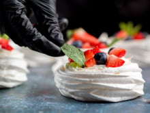 Pavlova Tropical