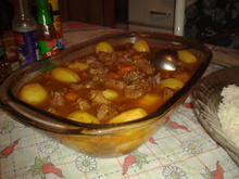 Picadinho com legumes e molho