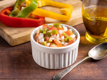 Siga esses passos para conservar o molho vinagrete sem azedar e não perder o sabor