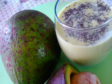 Vitamina de abacate com chia e amaranto