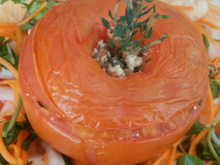 Tomate recheado com ricota e soja