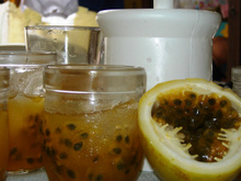 Caipirinha de maracujá com saquê