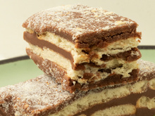 Palha italiana de micro-ondas que fica pronta em 2 minutos é a sobremesa mais fácil do mundo! Veja a receita