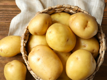 As batatas não ficarão verdes, moles ou mofadas por 3 meses se armazenadas no lugar certo da cozinha