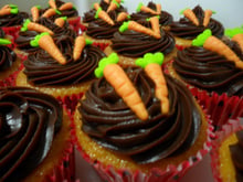 Cupcake de cenoura com cobertura de brigadeiro