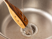 Essa dica de ouro é essencial para limpar os utensílios de madeira do jeito certo!