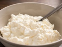 Qual é mais saudável: queijo cottage ou iogurte? Especialistas em nutrição deram uma resposta clara