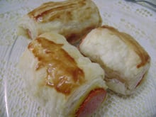 Salsicha com massa folhada
