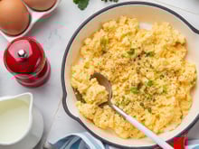 O segredo do ovo mexido bem cremoso SEM MANTEIGA que aprendi com um cozinheiro
