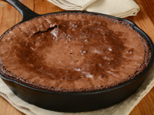 Brownie de frigideira é a receita prática e rápida para quem precisa de uma SOBREMESA em minutos!