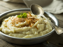 Quer variar o purê de sempre? Essa versão com batata-doce é cremosa e vai deixar suas refeições ainda mais gostosas
