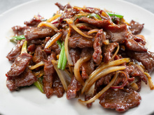 Nem cerveja, nem abacaxi: é assim que você amacia a carne de segunda para ficar igual de primeira