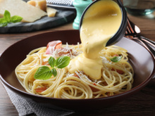 Macarrão ao molho quatro queijos: a melhor receita para impressionar as visitas sem ter muito trabalho no preparo