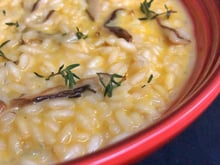 Risoto de tucupi amarelo com cogumelos