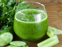 Este é o suco verde perfeito para baixar o açúcar no sangue: você pode prepará-lo em poucos minutos.