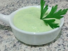 Molho verde para sanduíches