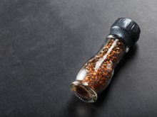 Você nunca mais vai sofrer com porta-tempero entupido depois dessa dica!