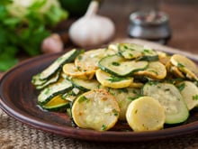 Abobrinhas à moda napolitana: receita autêntica e icônica da culinária do sul da Itália para a sua casa