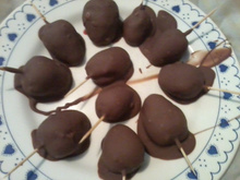 Bombom de morango com chocolate