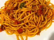 Macarrão com sardinha de lata da Bel