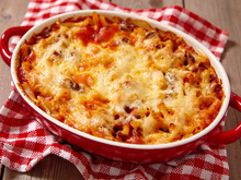 Esse macarrão de travessa é amor à primeira mordida: receita da minha mãe é preparada em pouco tempo e é deliciosa