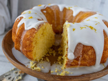 Se a vida te der tangerinas faça esse bolo fofinho com cobertura crocante que vai deixar todo mundo com água na boca