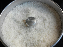 Bolo com cobertura de coco