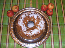Bolo de maçã com nozes